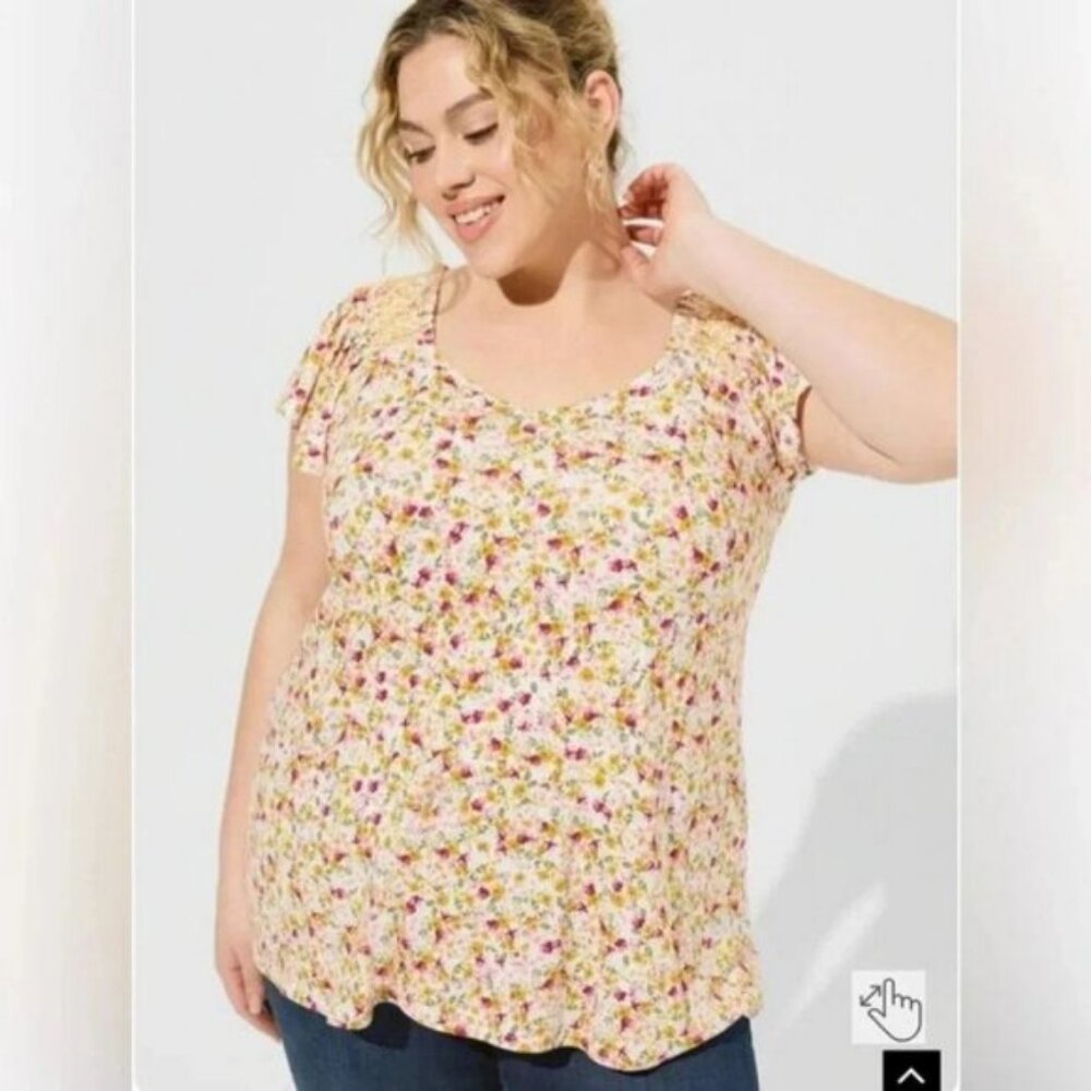 Torrid floral Super Soft smocked flutter sleeve tee size 1X